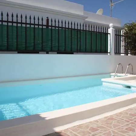 Puerto Del Carmen Sleeps 4 Pool Wifi Apartmán Puerto del Carmen (Lanzarote)